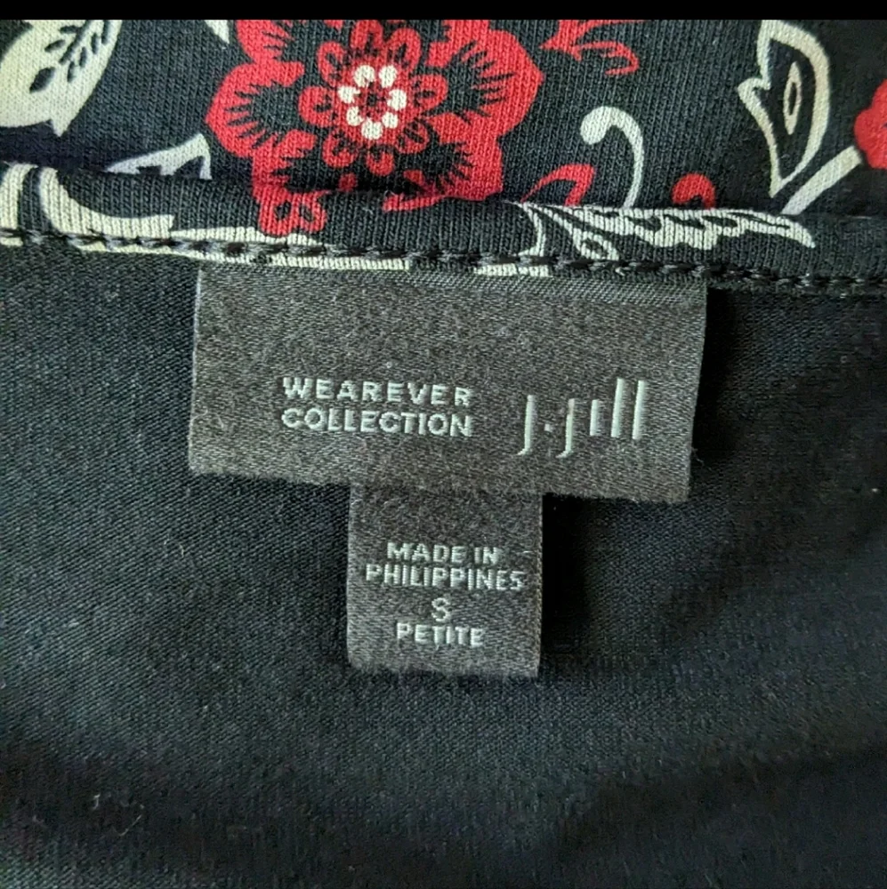 J.Jill Wearever Collection Small Petite Velvet Trimmed Floral Top Black Red 95